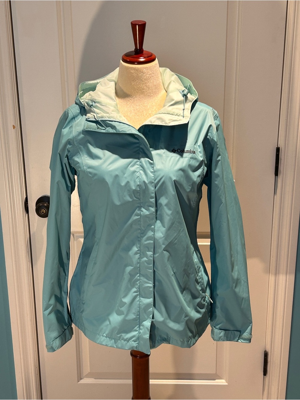 Columbia Women's Aqua Hooded Rain Jacket